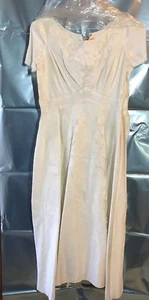Vintage 60s Simple White Embellished Wedding/Cocktail Dress ILGWU International - Picture 1 of 12