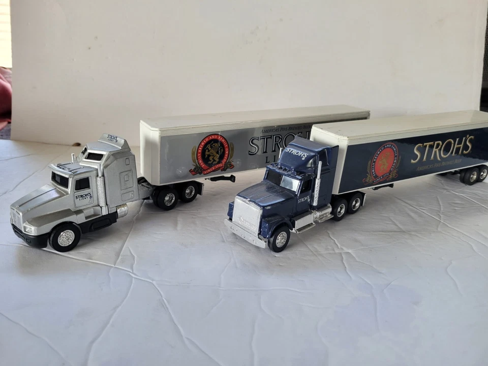 ERTL  2 STROH'S  BEER  TRACTORS  and TRAILERS  1/64 - Image 1 of 4