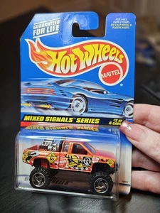 Hot Wheels Nissan Truck 1998 Mixed Signals Series #3/4 Collector #735 Red MOC - Picture 1 of 4