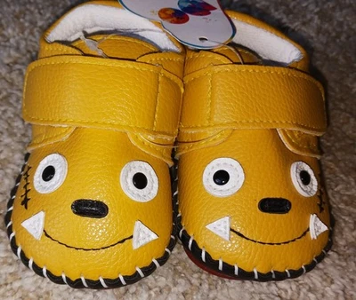 Новый с Ярлыками! Желтые туфли-монстры для младенцев размер 1. - Изображение 1 из 2