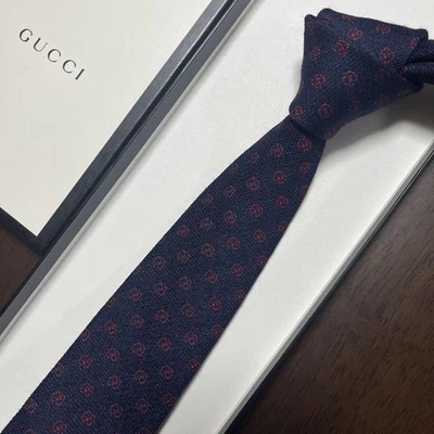 古驰丝绸领带海军蓝红色 GG 图案 7 厘米宽二手 — 第 1/4 张图片