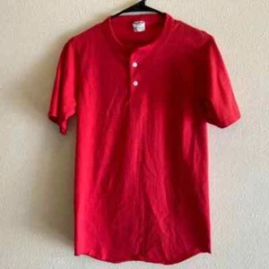 NEU Damen T-Shirt Sand-Strick Gr. Medium einfarbig rot Knöpfe - Bild 1 von 3