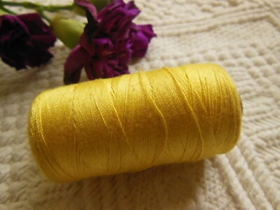 Grosse bobine ancienne jaune 20 grammes  couture mercerie ancien fil - Photo 1/4