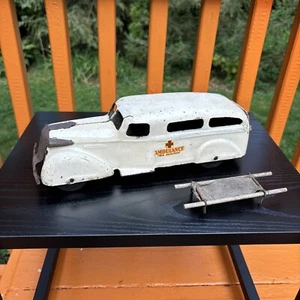 VINTAGE ONE OWNER PRESSED STEEL 1930's WYANDOTTE TOYS AMBULANCE W Stretcher Rare - Picture 1 of 24