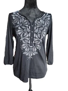 Top negro Karen Scott para mujer talla pequeña con detalle bordado plateado - Imagen 1 de 7