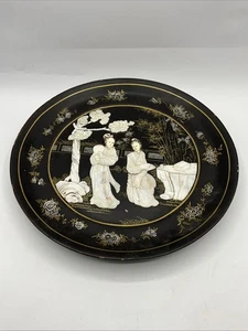 Chinese Wall Art Round Black Lacquer Mother of Pearl Geisha Plaque Vintage (SN) - Picture 1 of 24