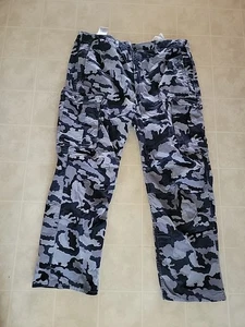 Levis Relaxed Fit Ace Cargo Hose Farbe Dunkelgrau Camouflage 40X30 - Bild 1 von 3