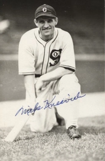 Mike Kreevich autographed vintage White Sox Rowe Postcard - - Image 1 of 1