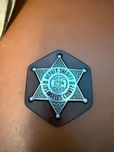 Clip porta insignia cinturón Hart Leather Co. LASD - Hecho en EE. UU. (sin insignia) cuero marrón - Imagen 1 de 4