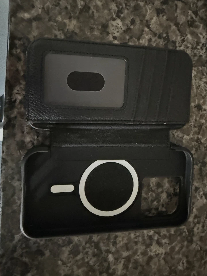 Case-Mate Cartera Folio para iPhone 15 Pro (Magsafe) (LEER) Foto 1 de 4