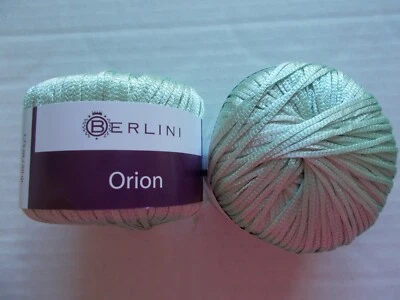 Hilo de cinta Berlini Orion, verde susurro, lote de 2 (125 yardas cada uno) Foto 1 de 2
