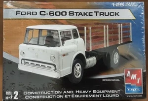 AMT Ford C-600 Stake Truck Big Rig Plastic Model 1/25 # 38165 Sealed - Picture 1 of 1