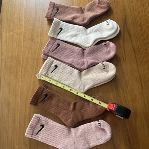 Nike Youth Shoe Size 10C-3Y Dri-Fit 6 Pairs Cushioned Crew Socks XS 5-7 Natural - Picture 1 of 8