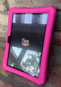 Amazon FIRE HD 8 TABLET (2020) - 32 GB - K72LL4 - Nero con silicone rosa - Foto 1 di 4