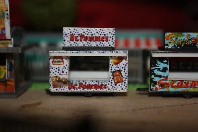Dr French Fries Shack Fairground N Gauge 1:160 - Image 1 of 3