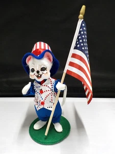 ANNALEE 7 3/4 INCH PATRIOTIC MOUSE WITH FLAG PREOWNED - Picture 1 of 4
