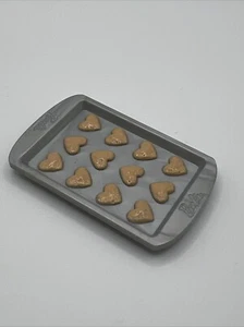 🍪Barbie Bambola Cucina Cottura Teglia con Biscotti a Forma di Cuore - Foto 1 di 3