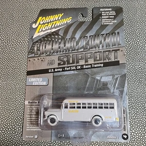 Johnny Lightning Command Control Support Fort Sill, OK Chase White 1956 Chevy Bus - Bild 1 von 9