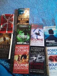 9 Robert Ludlum Taschenbücher 7 sind Bourne Serien guter gebrauchter Zustand - Bild 1 von 10