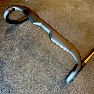 Manillar de carretera Trek Bontrager RSL Aero 2025 42 cm ancho de caída/39 cm ancho de capó Foto 1 de 4