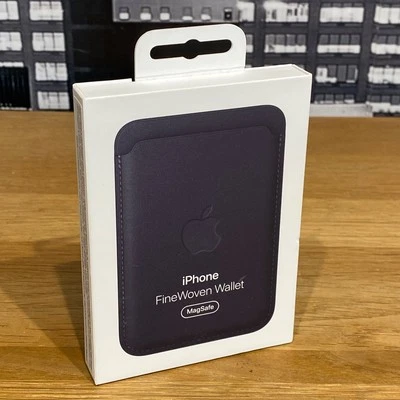 Apple Wallet MagSafe Find My FineWoven Black iPhone 16 15 14 13 12 Pro Max - Image 1 of 4