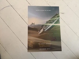 Poster Star Wars the Force Awakens signed by Peter Mayhew, Kiran Shah & Brewster - Imagen 1 de 4