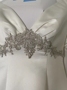 Wedding dress by Allure Bridals - Picture 1 of 6