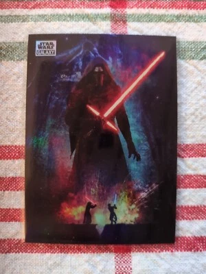 2024 Topps Cromo Star Wars Galaxia “EL DESPERTAR” Refractor #79 Kylo Ren Foto 1 de 2