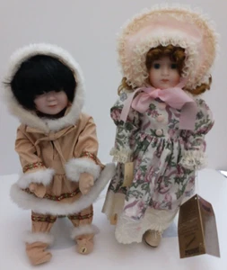 Lot of 2 Seymour Mann 15" Porcelain Dolls w/ Stands Chinook, Flora - Picture 1 of 15