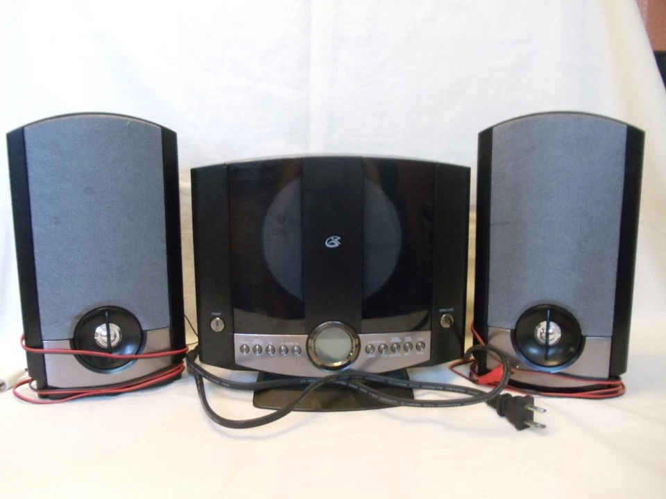 GPX HM3817DT- Black- CD HOME MUSIC SYSTEM -AM/FM RADIO WITH TWO SPEAKERS-TESTED - Image 1 of 1