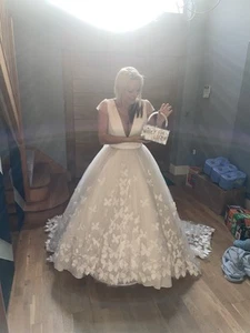 Olivia Bottega Butterfly Appliqué Wedding Dress Size 12 - Picture 1 of 7