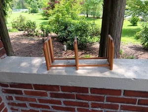 VINTAGE MCM TABLE TOP BOOK RACK WOODEN WOOD BOOK STAND DIVIDER - Picture 1 of 4
