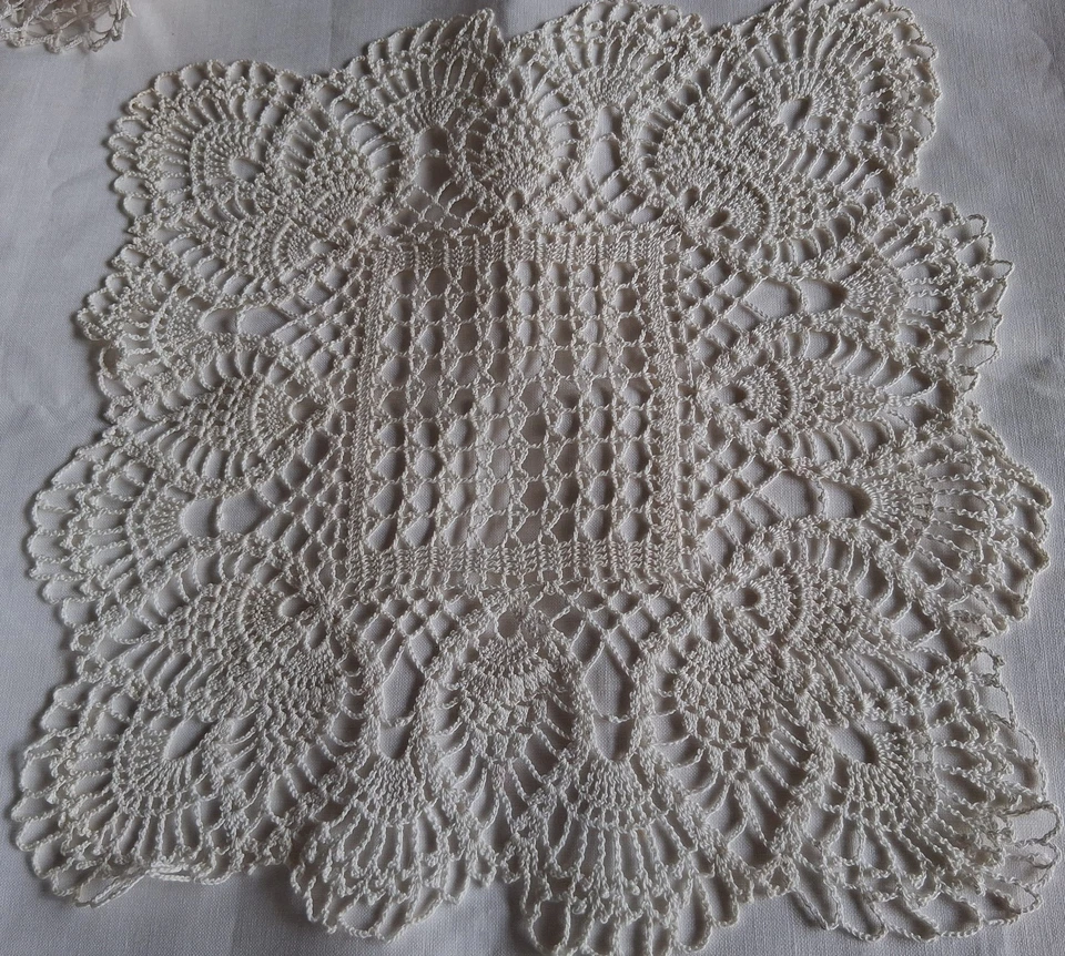 Napperon ancien fait main crochet 37 cm x 37 cm - Photo 1/1