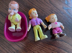 Fisher Price My First Dollhouse Family Mom Sister Baby - Picture 1 of 4