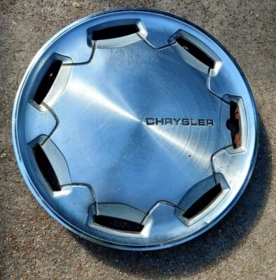(1) Tampa de roda calota Chrysler Lebaron GTS 14" fabricante de equipamento original 1985-1986 p/n 4284120 - Imagem 1 de 4