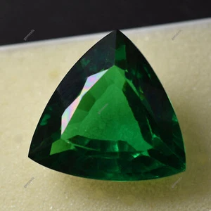 Green Topaz 40.85 Ct Trillion Cut Glorious Lab-Created Loose Gemstone CERTIFIED - Picture 1 of 12