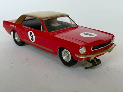 AMT Ford Mustang Alan Mann librea escala 1/24 slot car Foto 1 de 4