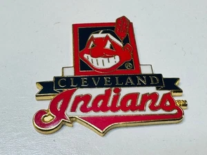 Vecchia mascotte insegna scritta logo capo Wahoo Cleveland indiana spilla bavero vintage - Foto 1 di 2