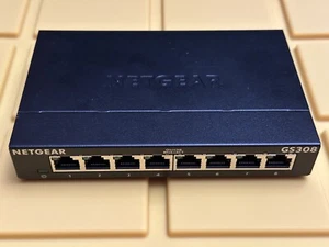 NETGEAR GS308v3 8 Gigabit Port Unmanaged Ethernet Switch ** no power supply ** - Photo 1/4