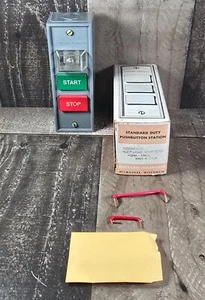 Cutler-Hammer 0250H5310A Push Button Station Start Stop Pilot Light NEMA 1 - Picture 1 of 11