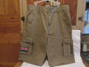 Coogi Australia Embroidered Snap/Zip Pocket Khaki Men's Cargo Shorts Size W36 - Picture 1 of 5