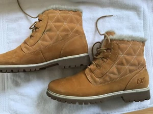 Helly Hansen  Women's Fur Lined Chukka Boots Waterproof  Size 9.5 - Picture 1 of 10