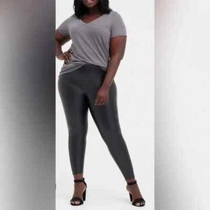 Leggings Torrid de cuero sintético negro - talla 2X - Imagen 1 de 5