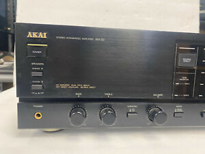 AKAI AM-52 Integrated Amplifier Black