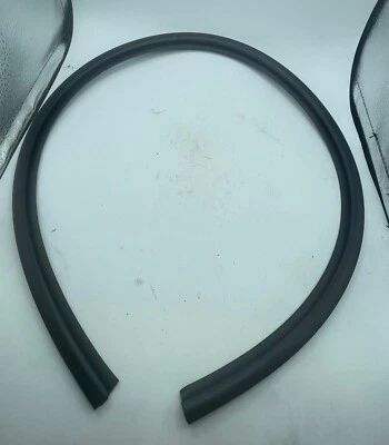 1666797 GUARNIZIONE SUPERIORE PARABREZZA ORIGINALE FORD ESCORT MK5 90-95 NUOVA - Immagine 1 di 3