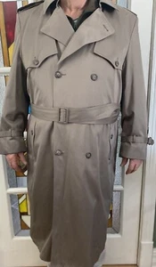 Towne from London Fog Men's Trench Coat Size 44 Reg. w/ Belt & Removable Lining - Picture 1 of 18