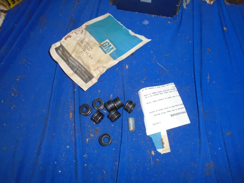 8 sellos de vástago de válvula Chevrolet Vega 1971-74 #3998326 nuevos de Lote Antiguo Foto 1 de 1