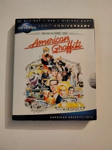 American Graffiti (Blu-ray/DVD, 2012, 2-Disc Set, Includes Digital Copy) - Foto 1 di 2