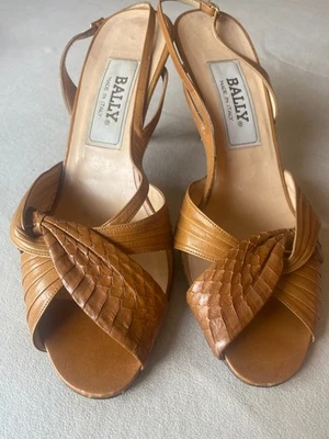 Sandalias Bally Talla 8.5 Damas Marrón Codogna Italia Correa de Cuero Tacón de Gatito Foto 1 de 4