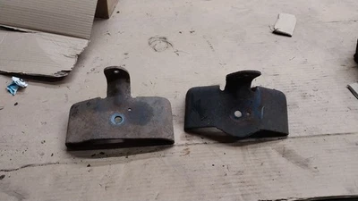 1980-1997 FORD F150 F250 BRONCO 300 6 CYLINDER 4.9L ENGINE MOTOR MOUNT BRACKETS - Image 1 of 2